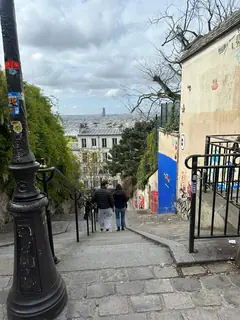Montmartre Guided Tour: Sacré-Cœur, Hidden Gems, and Vineyards