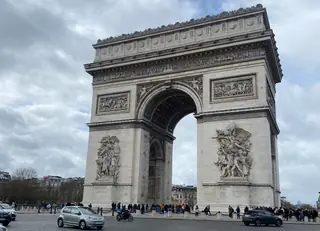 2.5-Hour Walking Tour through the Heart of Paris!
