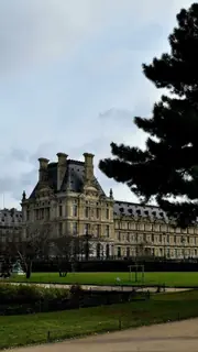 2.5-Hour Walking Tour through the Heart of Paris!