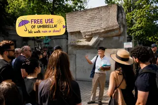 Scandals, Gossips & Histoire : Tales at Père Lachaise Cemetery Tour Paris
